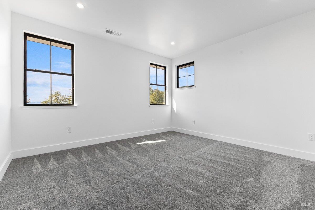 Detail Gallery Image 35 of 49 For 3727 Paxton Pl, Santa Rosa,  CA 95404 - 4 Beds | 3/1 Baths