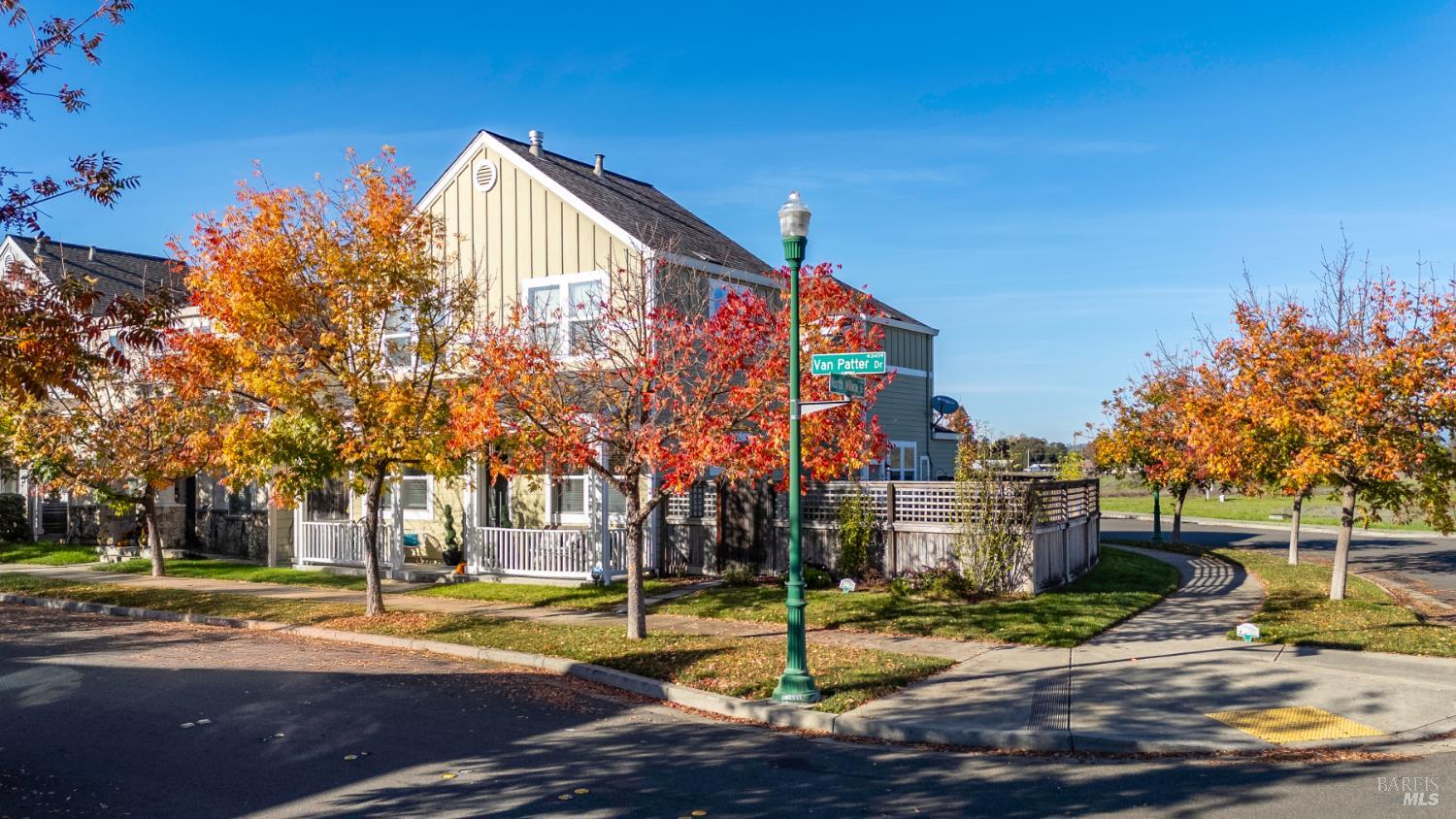 Detail Gallery Image 23 of 27 For 2409 Van Patter Dr, Santa Rosa,  CA 95403 - 3 Beds | 2/1 Baths