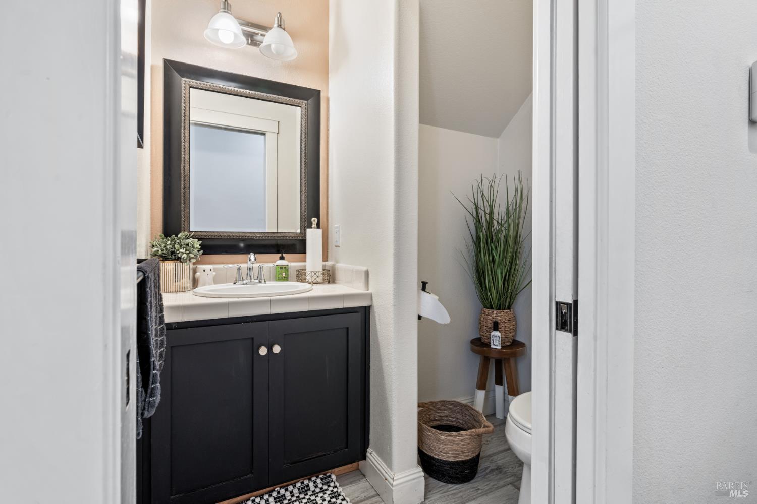 Detail Gallery Image 17 of 27 For 2409 Van Patter Dr, Santa Rosa,  CA 95403 - 3 Beds | 2/1 Baths