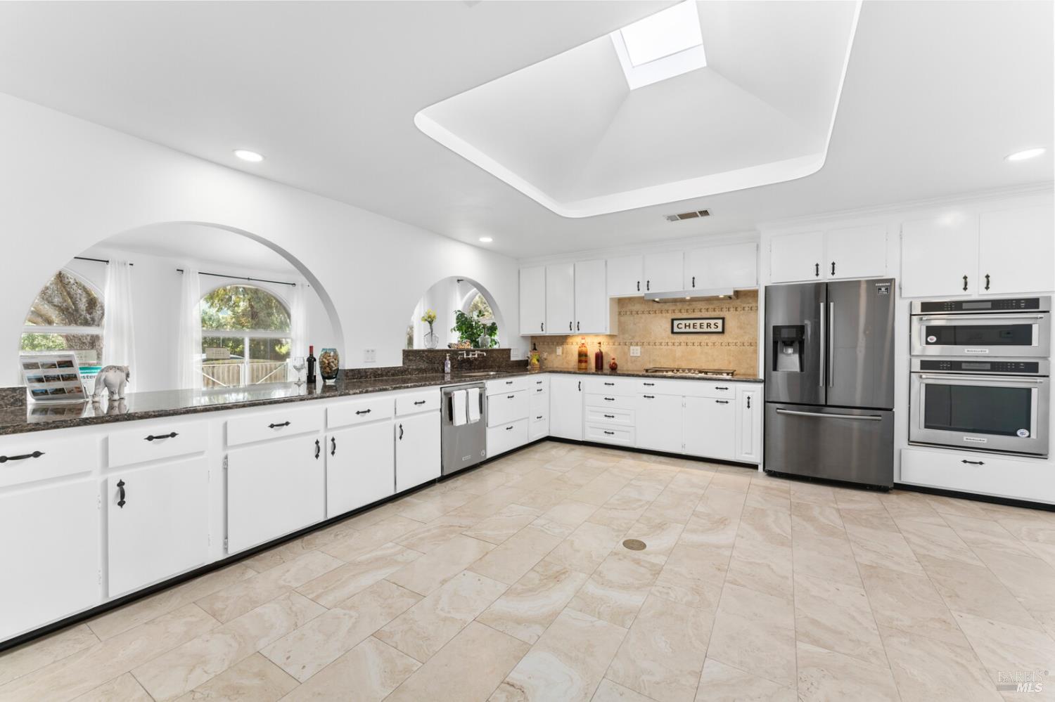 Detail Gallery Image 15 of 71 For 1649 California Dr, Vacaville,  CA 95687 - 5 Beds | 2/1 Baths