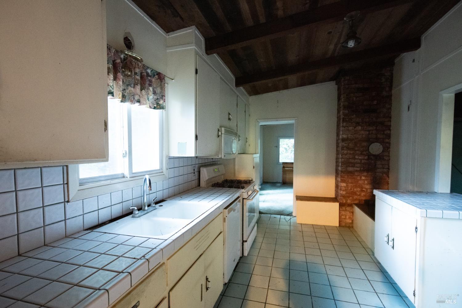 Detail Gallery Image 36 of 77 For 11 Huckleberry Hts, Cazadero,  CA 95421 - 2 Beds | 3 Baths