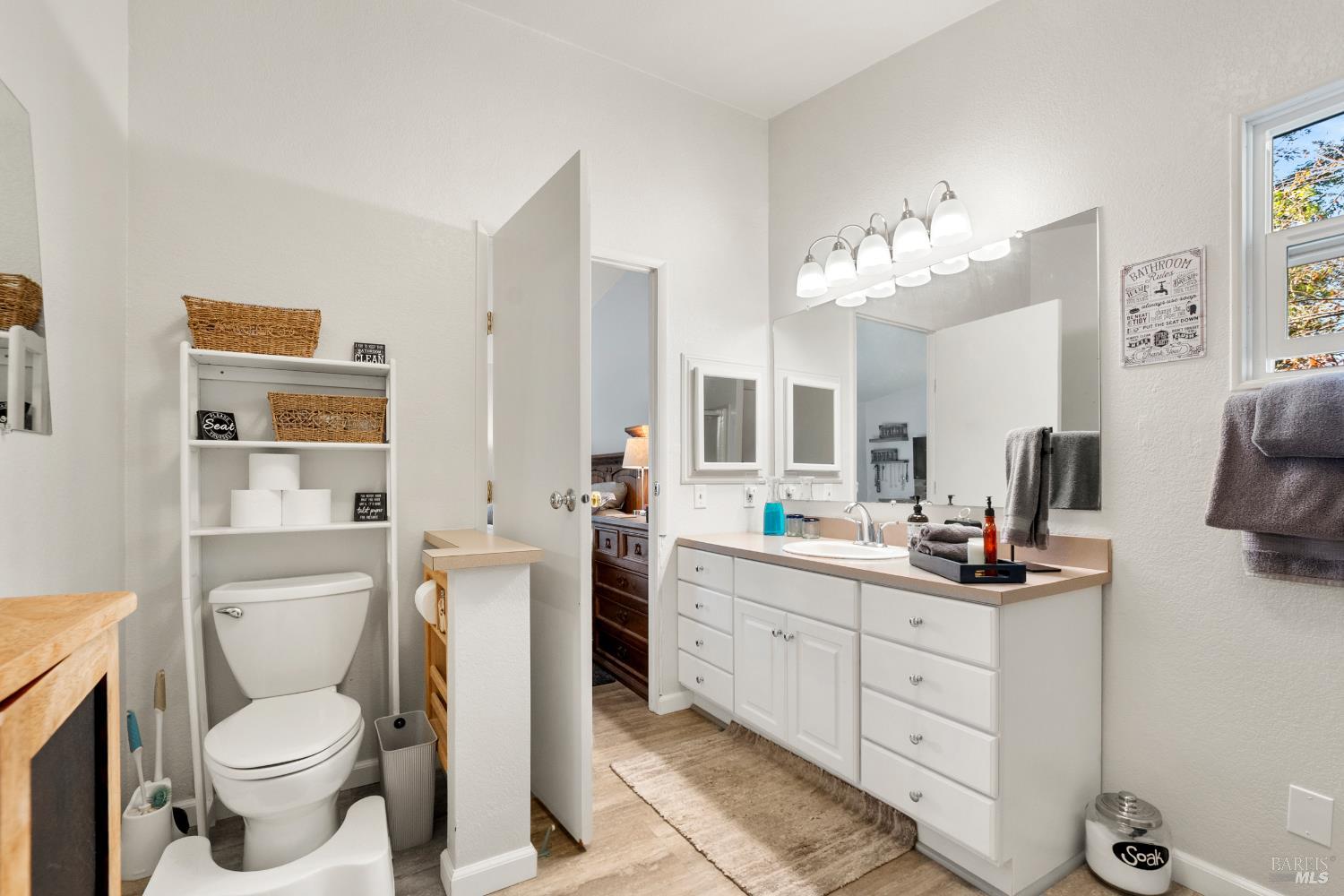 Detail Gallery Image 18 of 29 For 225 Magnolia Ave, Santa Rosa,  CA 95407 - 3 Beds | 2 Baths