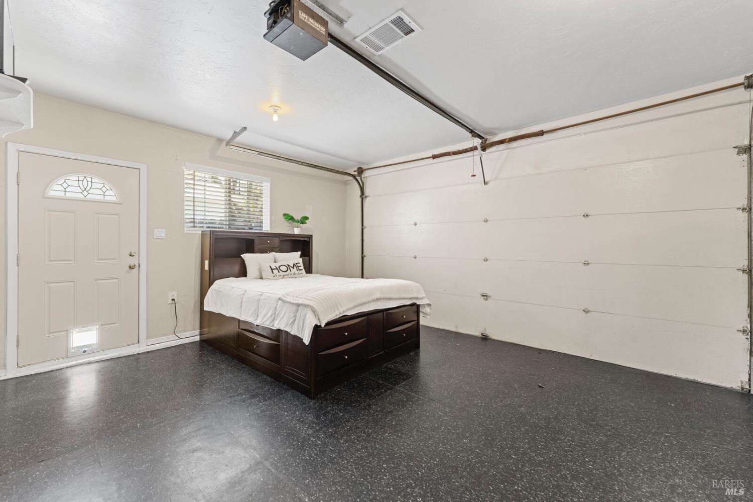 Detail Gallery Image 47 of 71 For 1649 California Dr, Vacaville,  CA 95687 - 5 Beds | 2/1 Baths