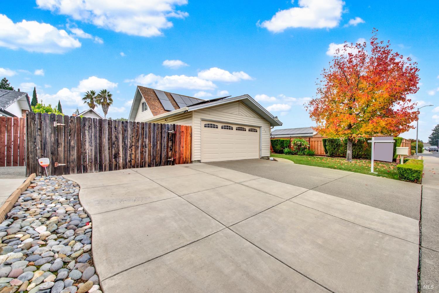 Detail Gallery Image 13 of 78 For 221 Livingston Ave, Vacaville,  CA 95687 - 3 Beds | 2 Baths