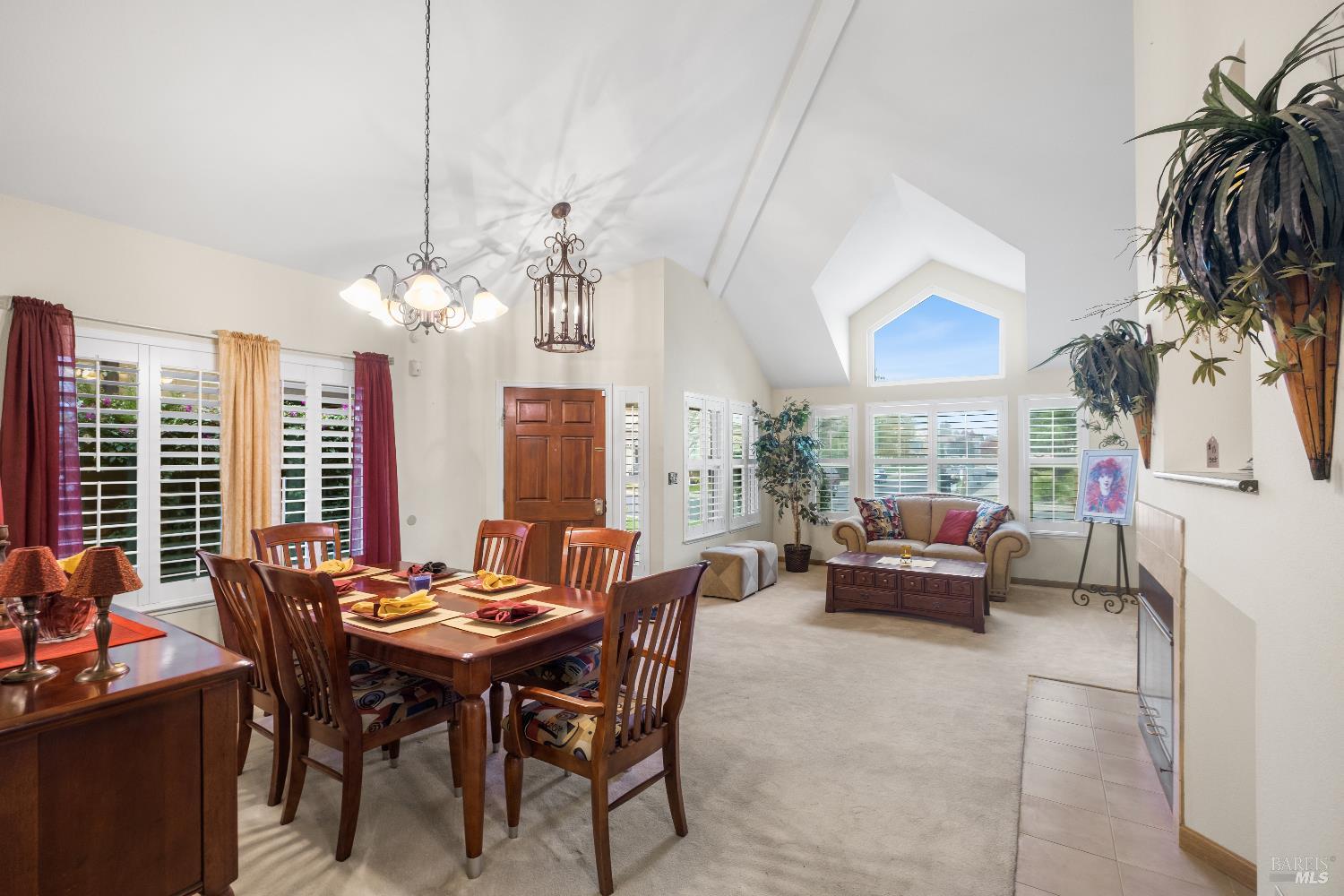 Detail Gallery Image 8 of 41 For 462 Eagle Ln, Vacaville,  CA 95687 - 3 Beds | 2 Baths