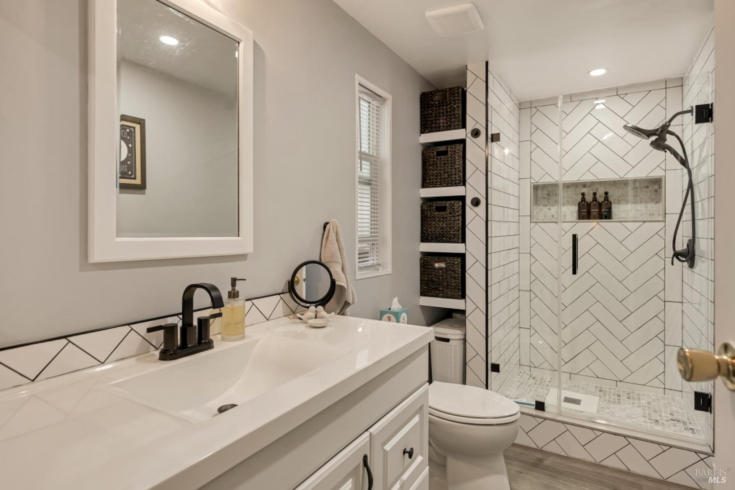 Detail Gallery Image 16 of 32 For 90 Vista Cir, Sonoma,  CA 95476 - 3 Beds | 2 Baths