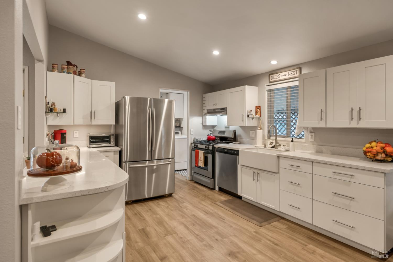 Detail Gallery Image 8 of 32 For 90 Vista Cir, Sonoma,  CA 95476 - 3 Beds | 2 Baths