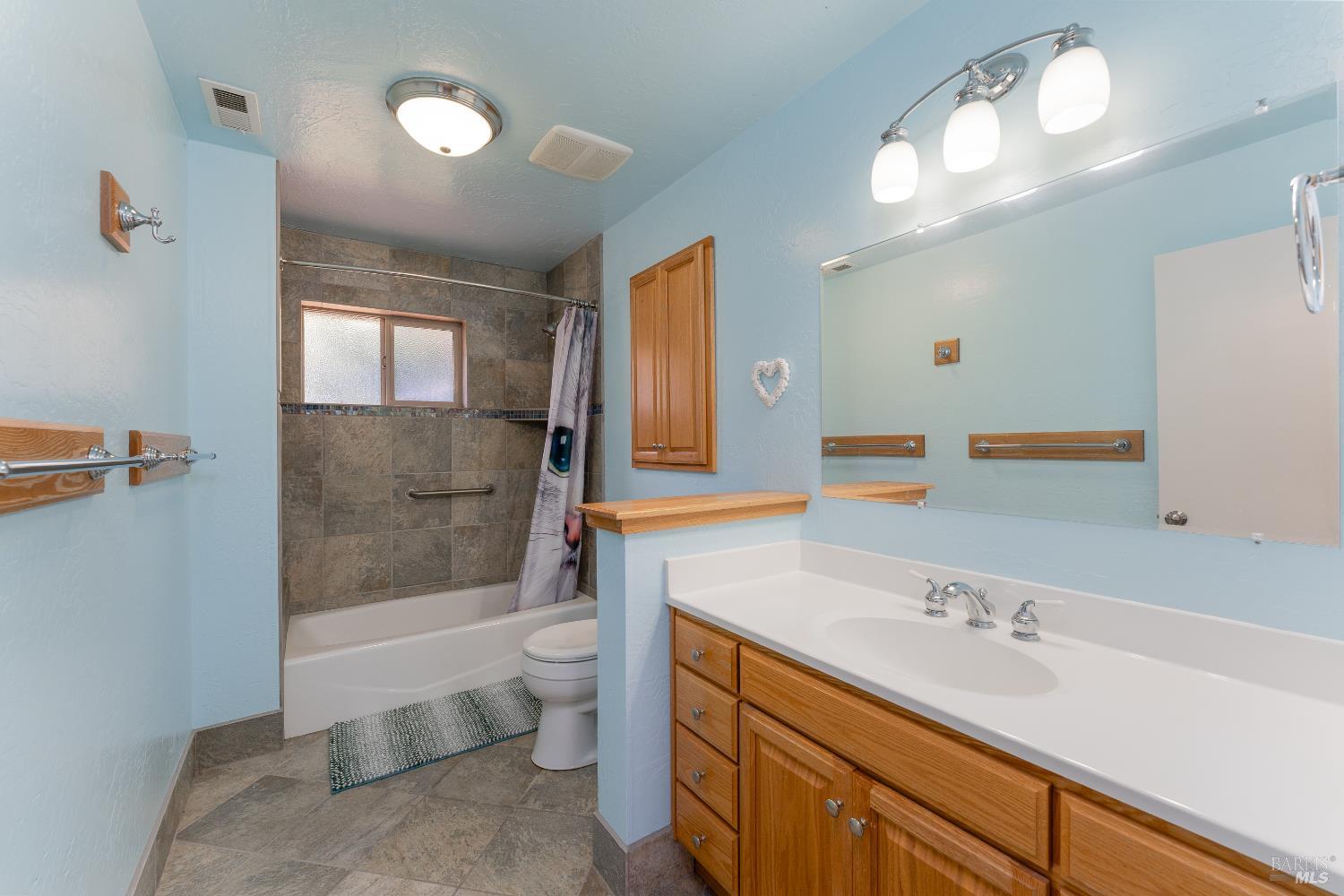 Detail Gallery Image 17 of 38 For 1338 Laurel Ave, Ukiah,  CA 95482 - 4 Beds | 2/1 Baths