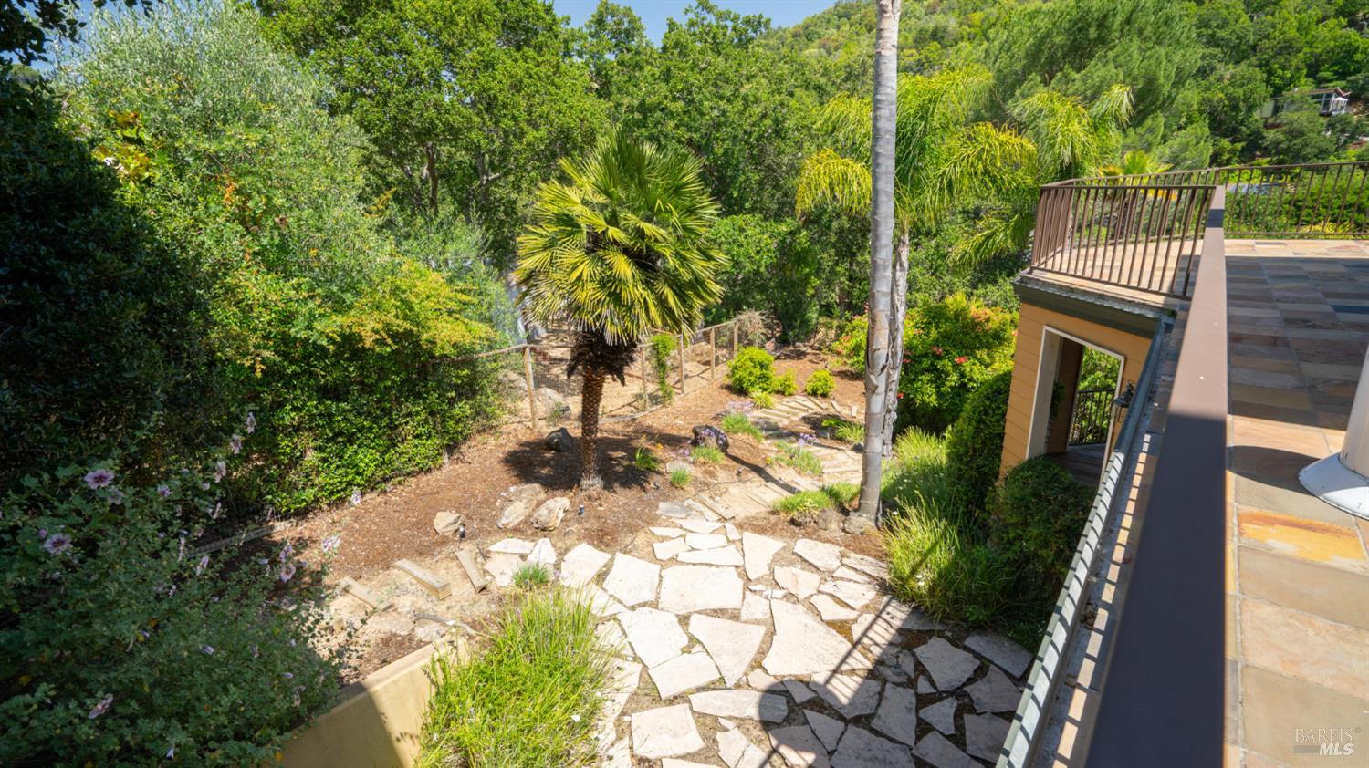 Detail Gallery Image 33 of 74 For 6 Leona Dr, San Rafael,  CA 94903 - 4 Beds | 3/1 Baths