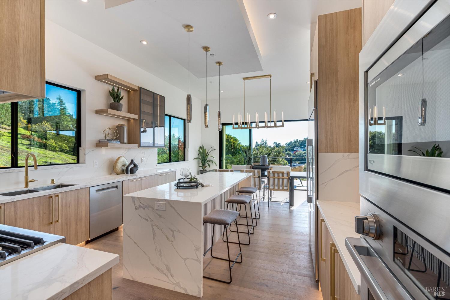 Detail Gallery Image 37 of 99 For 1580 Clear Ridge Dr, Healdsburg,  CA 95448 - 4 Beds | 4/1 Baths