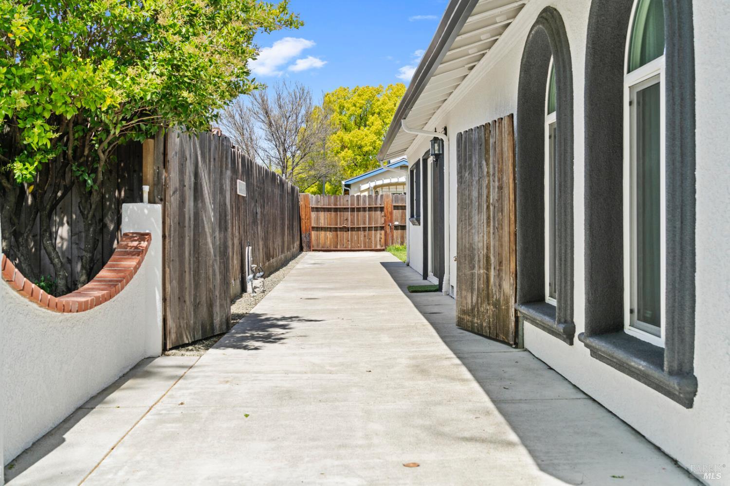 Detail Gallery Image 62 of 71 For 1649 California Dr, Vacaville,  CA 95687 - 5 Beds | 2/1 Baths