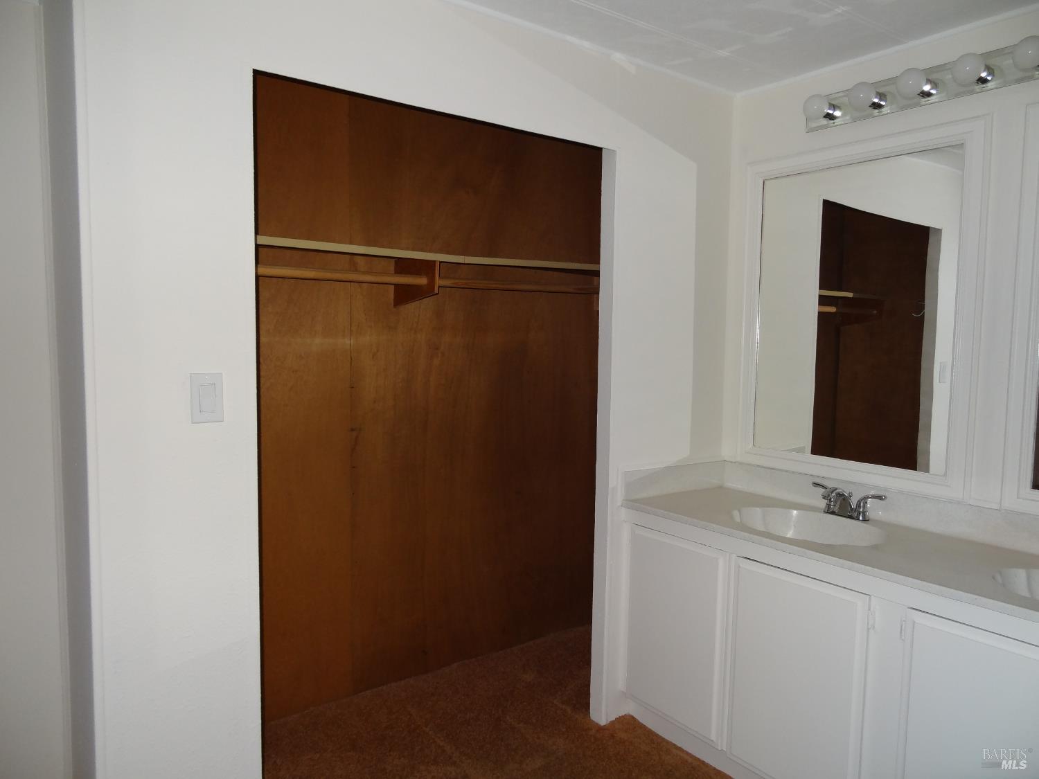 Detail Gallery Image 2 of 7 For 6 Larkspur Pl, Santa Rosa,  CA 95409 - 2 Beds | 2 Baths