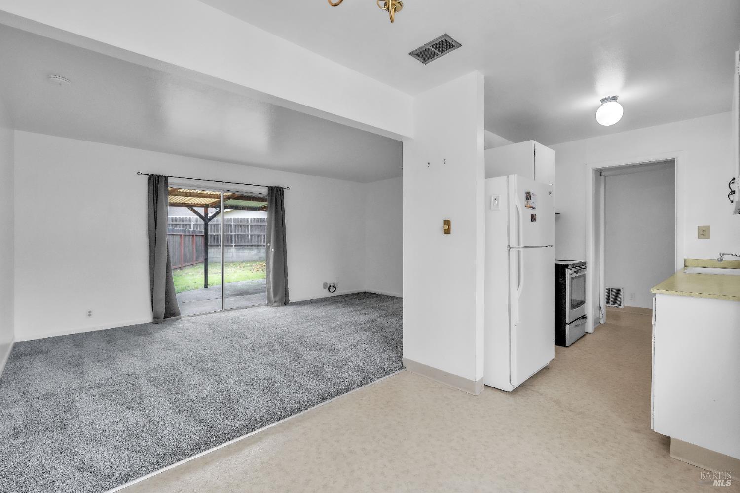 Detail Gallery Image 8 of 23 For 301 Markham Ave, Vacaville,  CA 95688 - 2 Beds | 1 Baths