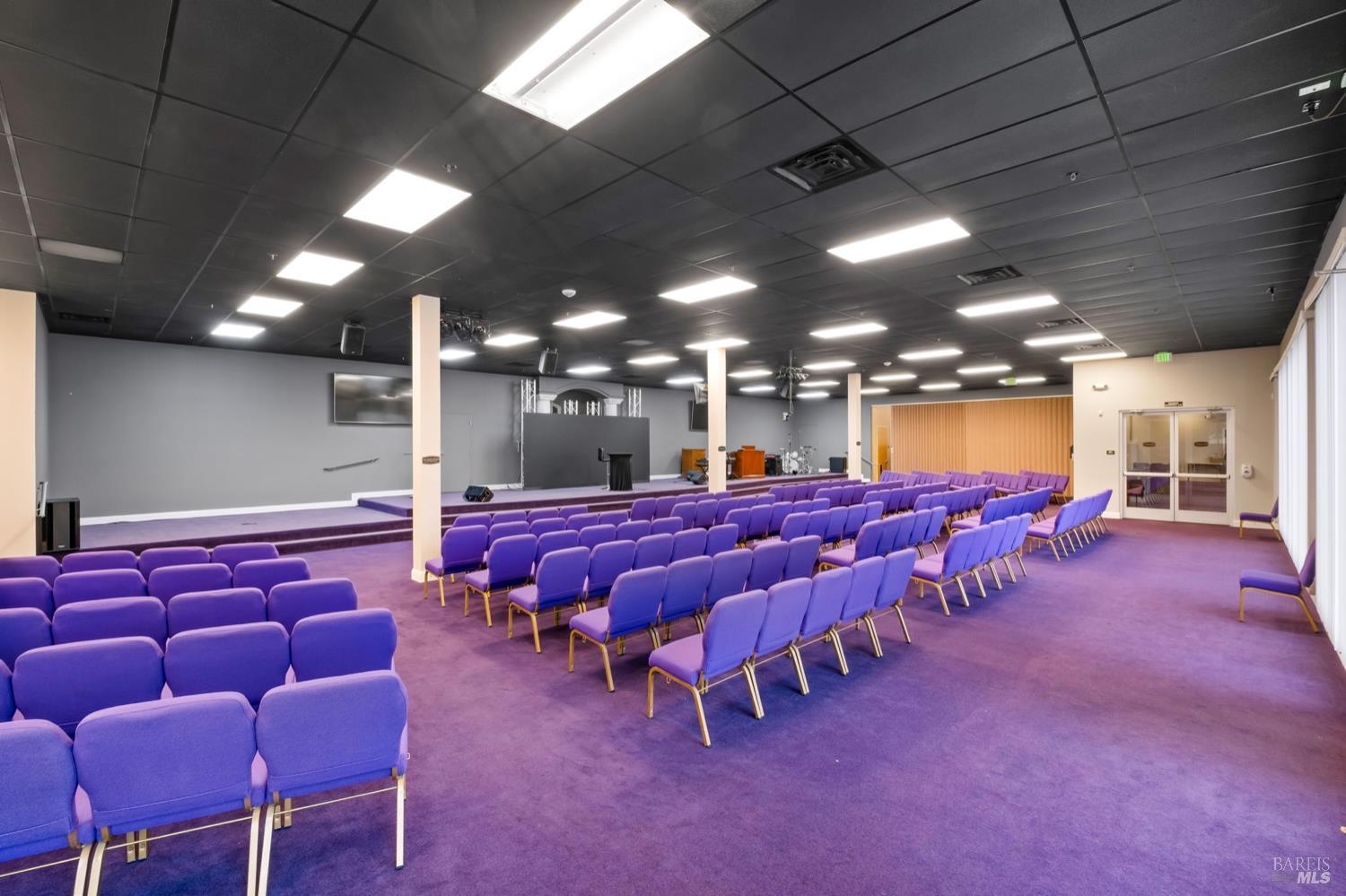 Detail Gallery Image 8 of 18 For 6830 Lone Tree Way, Brentwood,  CA 94513 - – Beds | – Baths