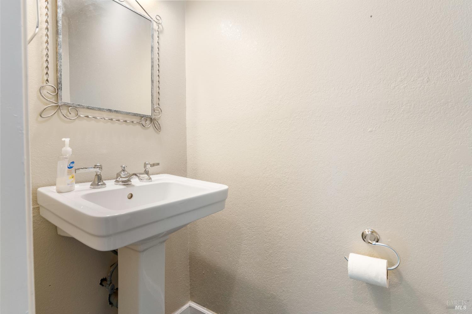 Detail Gallery Image 13 of 37 For 16055 29th Ave, Clearlake,  CA 95422 - 3 Beds | 2/1 Baths