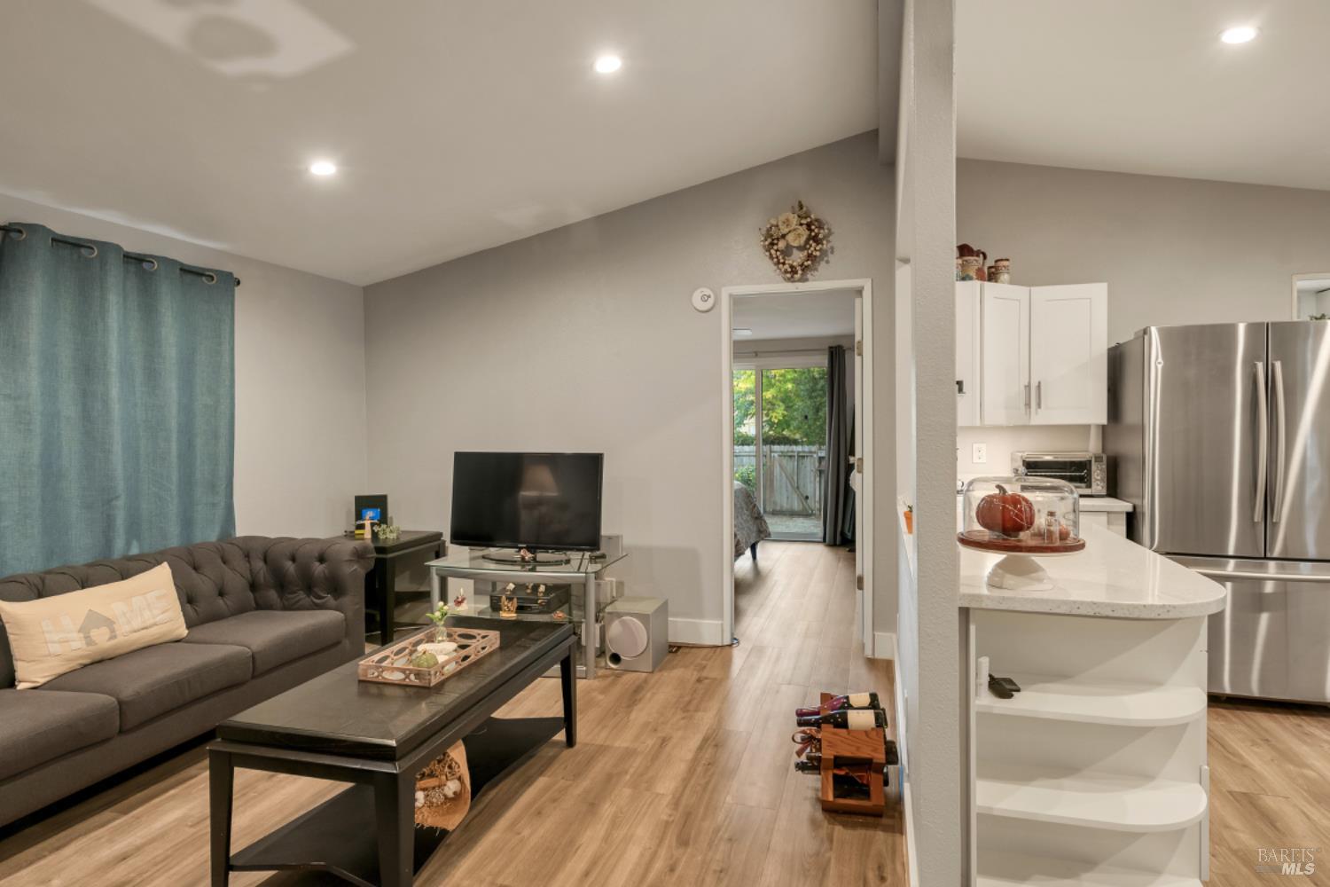 Detail Gallery Image 13 of 32 For 90 Vista Cir, Sonoma,  CA 95476 - 3 Beds | 2 Baths