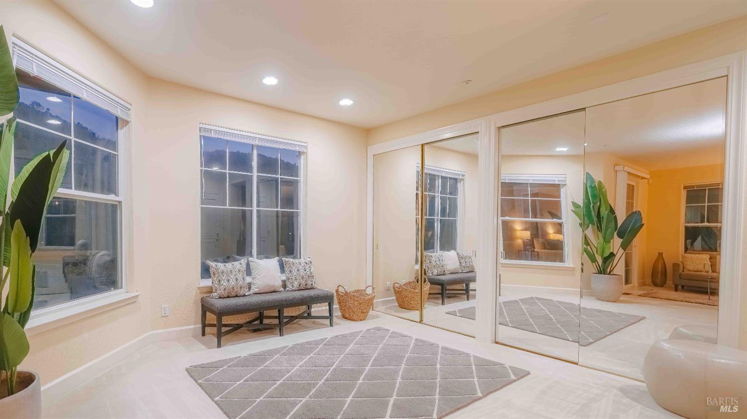 Detail Gallery Image 20 of 74 For 6 Leona Dr, San Rafael,  CA 94903 - 4 Beds | 3/1 Baths