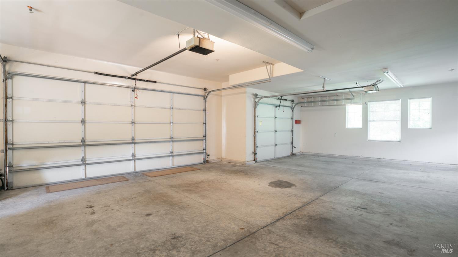 Detail Gallery Image 28 of 74 For 6 Leona Dr, San Rafael,  CA 94903 - 4 Beds | 3/1 Baths