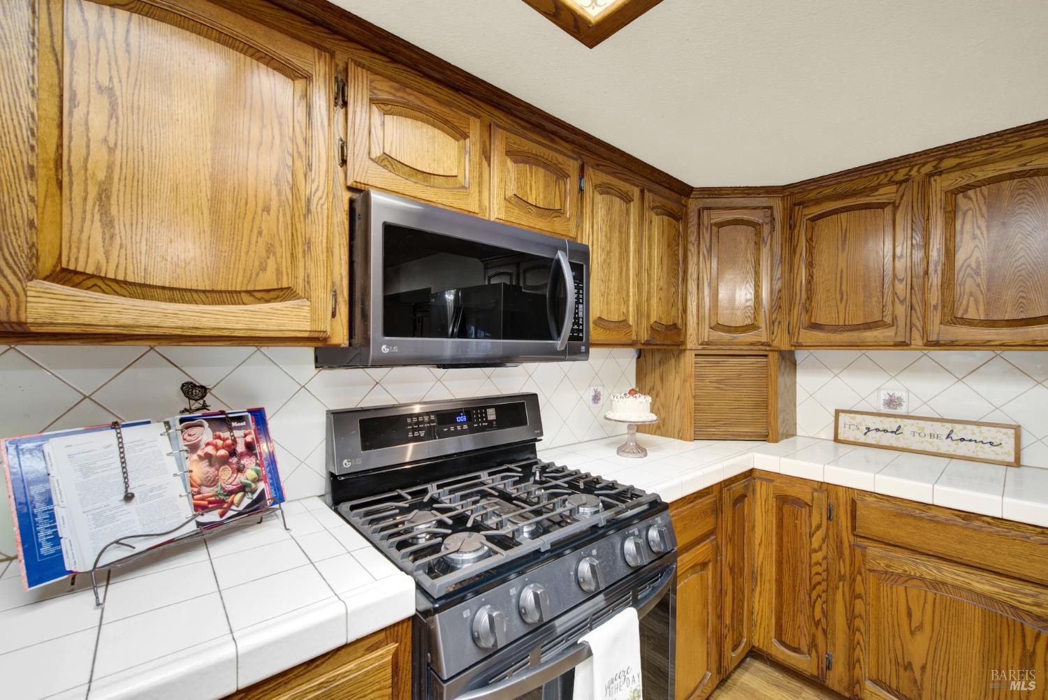 Detail Gallery Image 37 of 78 For 221 Livingston Ave, Vacaville,  CA 95687 - 3 Beds | 2 Baths