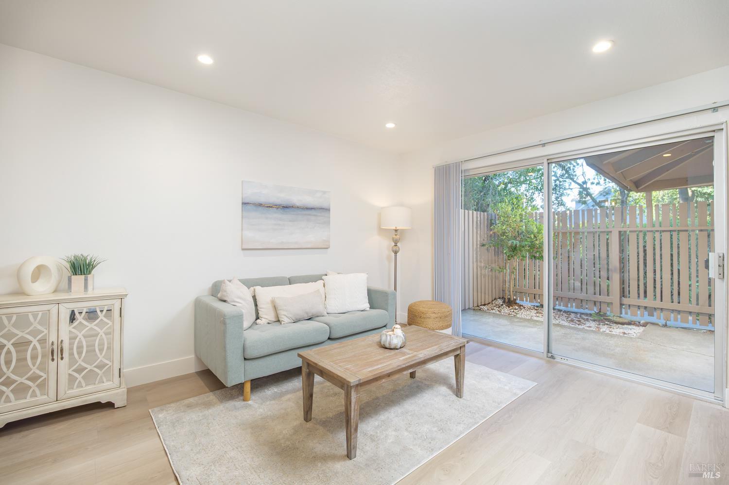 Front Image Thumbnail for BA325101001