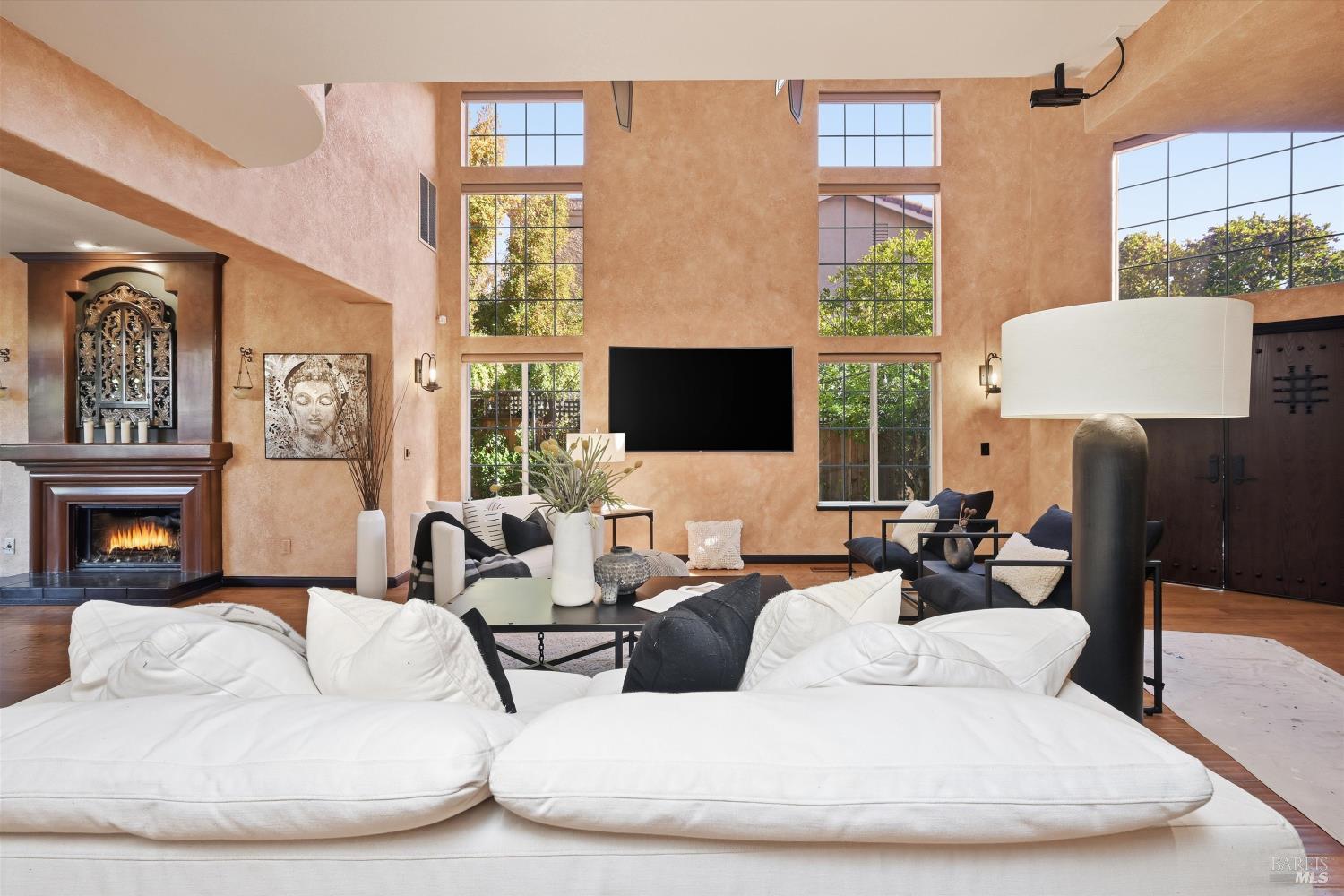 Detail Gallery Image 6 of 53 For 28 S Newport Dr, Napa,  CA 94559 - 5 Beds | 3 Baths