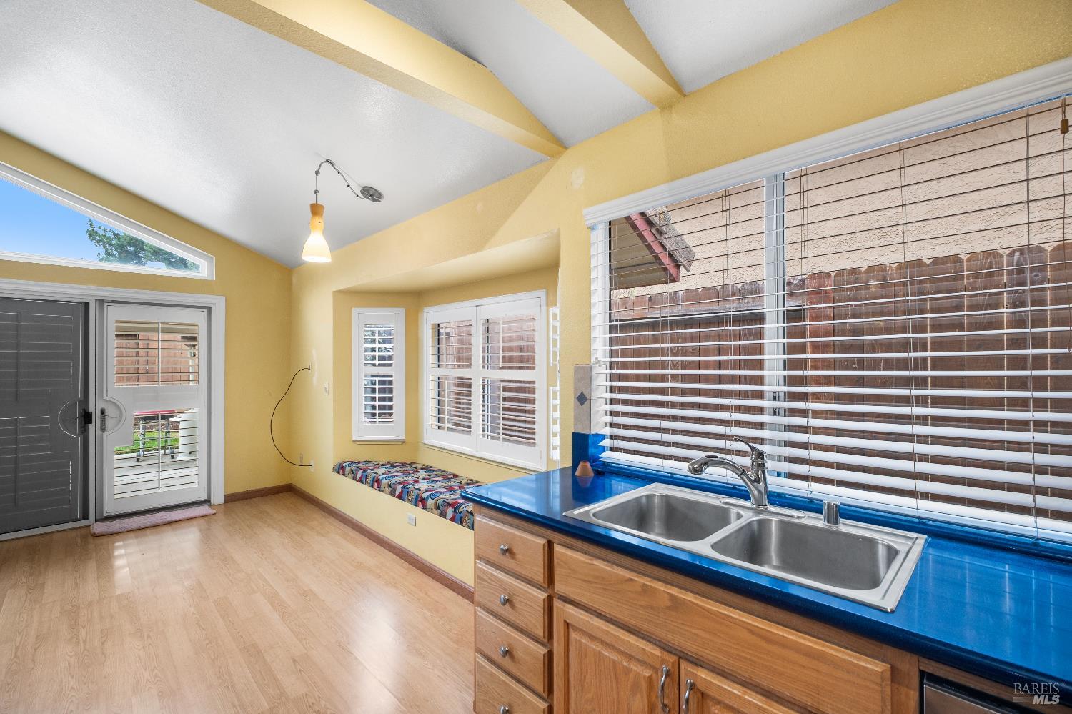 Detail Gallery Image 23 of 41 For 462 Eagle Ln, Vacaville,  CA 95687 - 3 Beds | 2 Baths