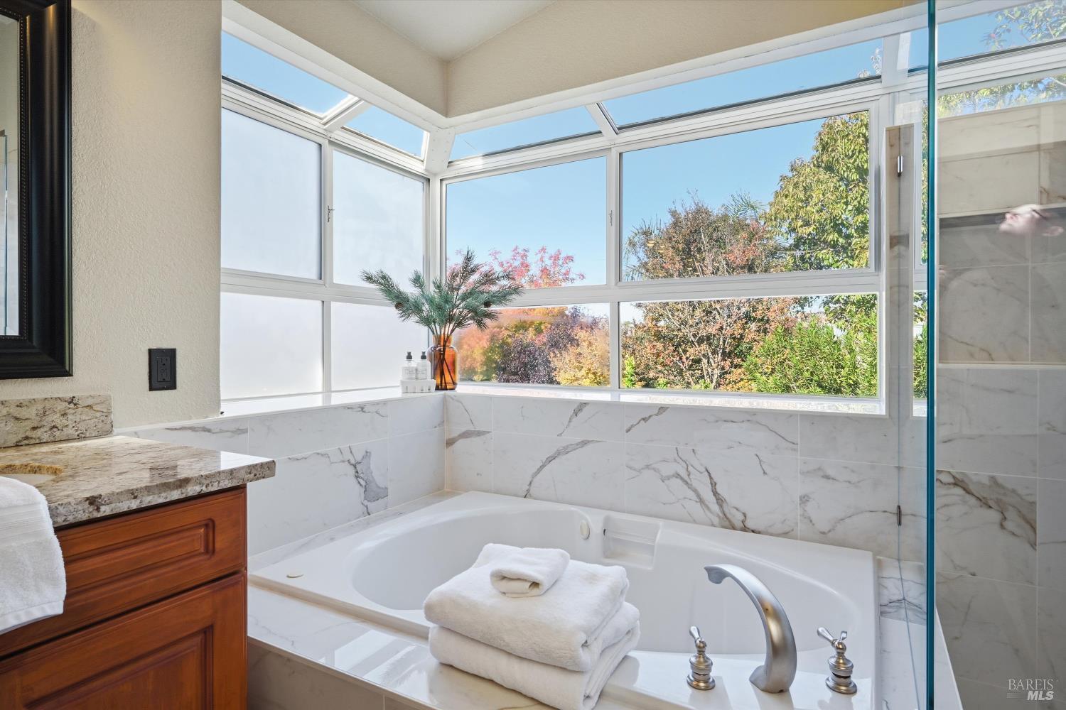 Detail Gallery Image 41 of 53 For 28 S Newport Dr, Napa,  CA 94559 - 5 Beds | 3 Baths