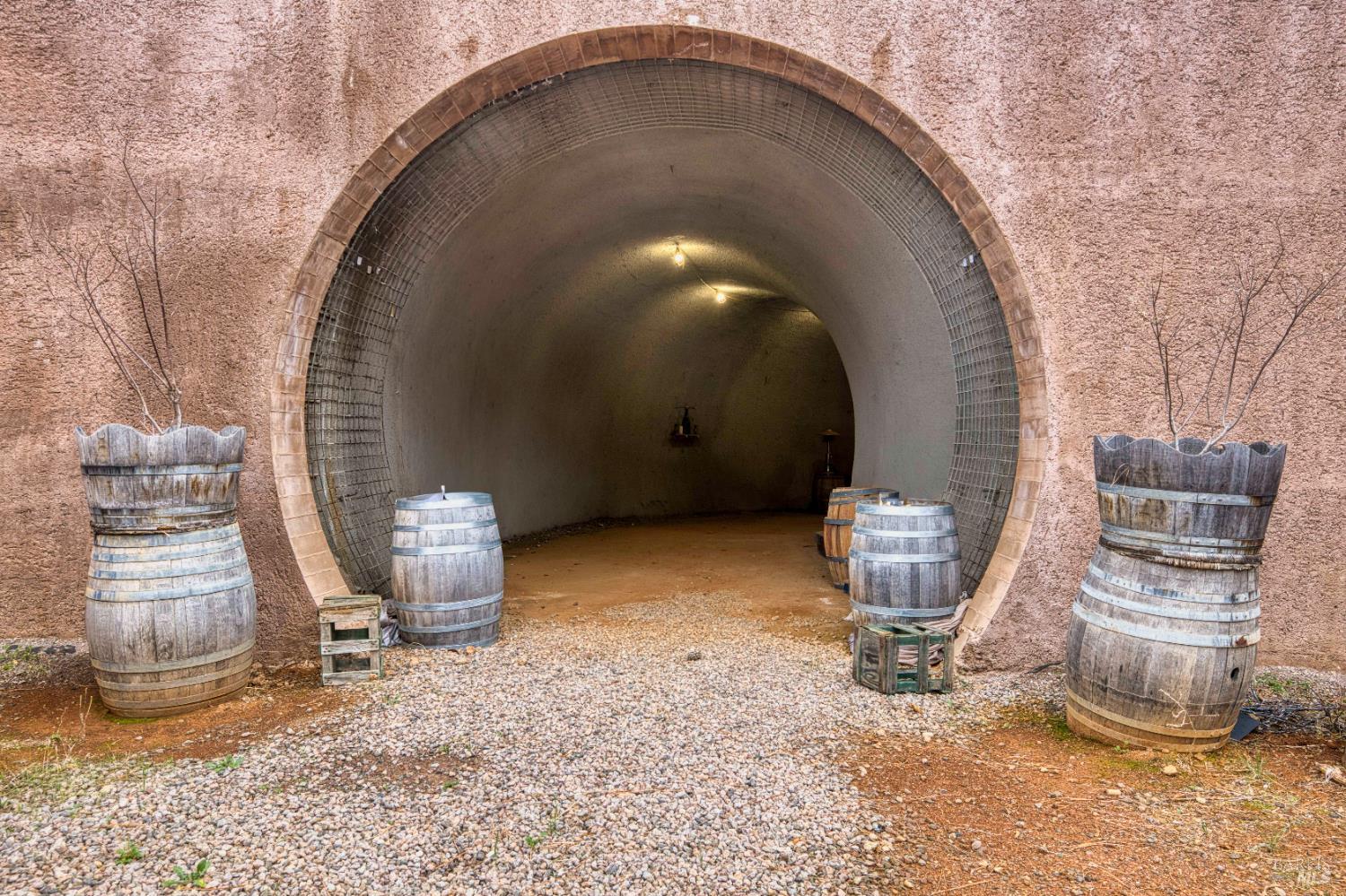 Detail Gallery Image 23 of 87 For 8664 Seigler Springs North Rd, Kelseyville,  CA 95451 - 5 Beds | 5/2 Baths