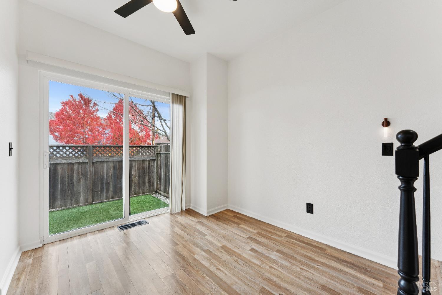 Detail Gallery Image 10 of 37 For 686 Santa Ana Cir, Santa Rosa,  CA 95404 - 3 Beds | 2/1 Baths