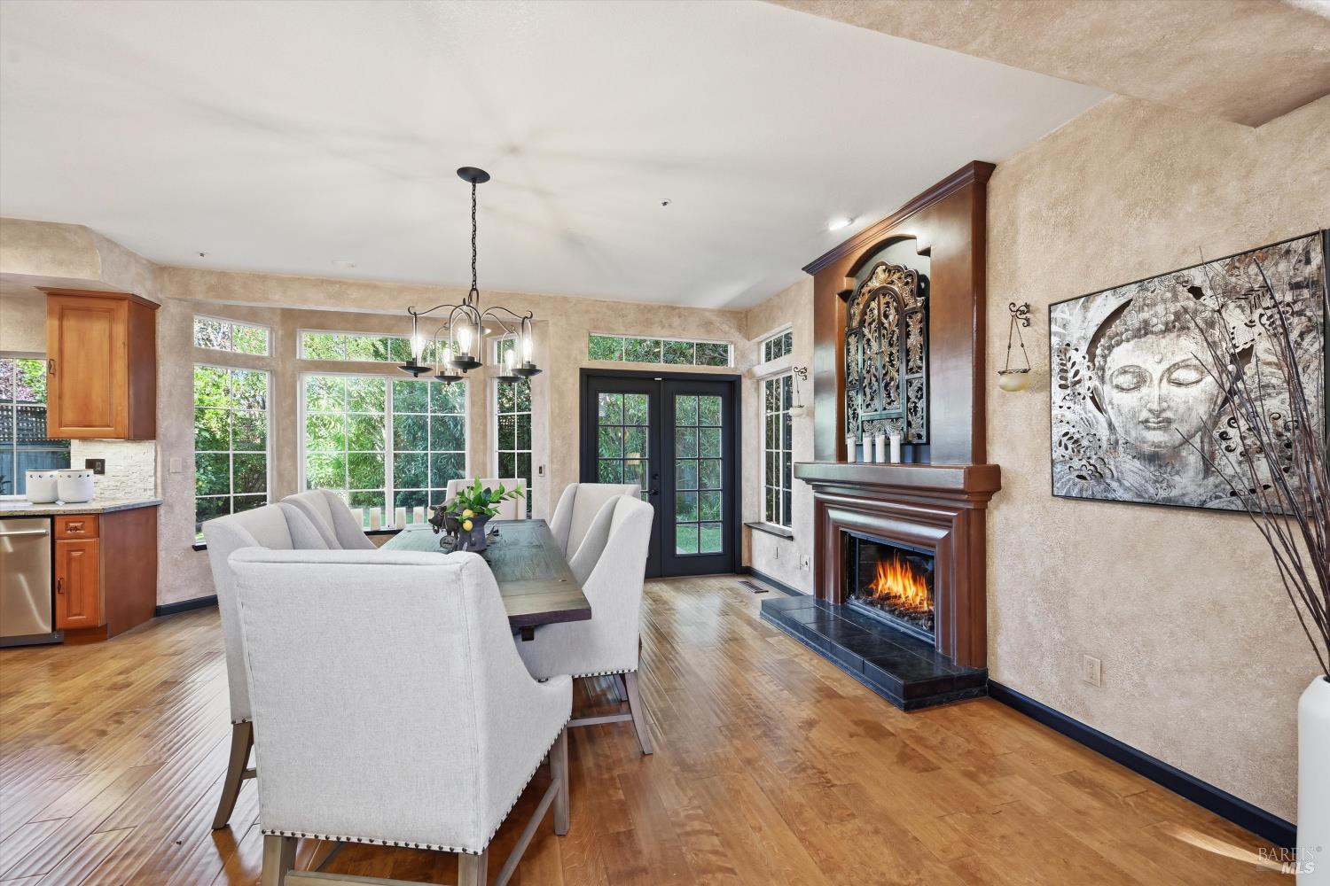 Detail Gallery Image 16 of 53 For 28 S Newport Dr, Napa,  CA 94559 - 5 Beds | 3 Baths