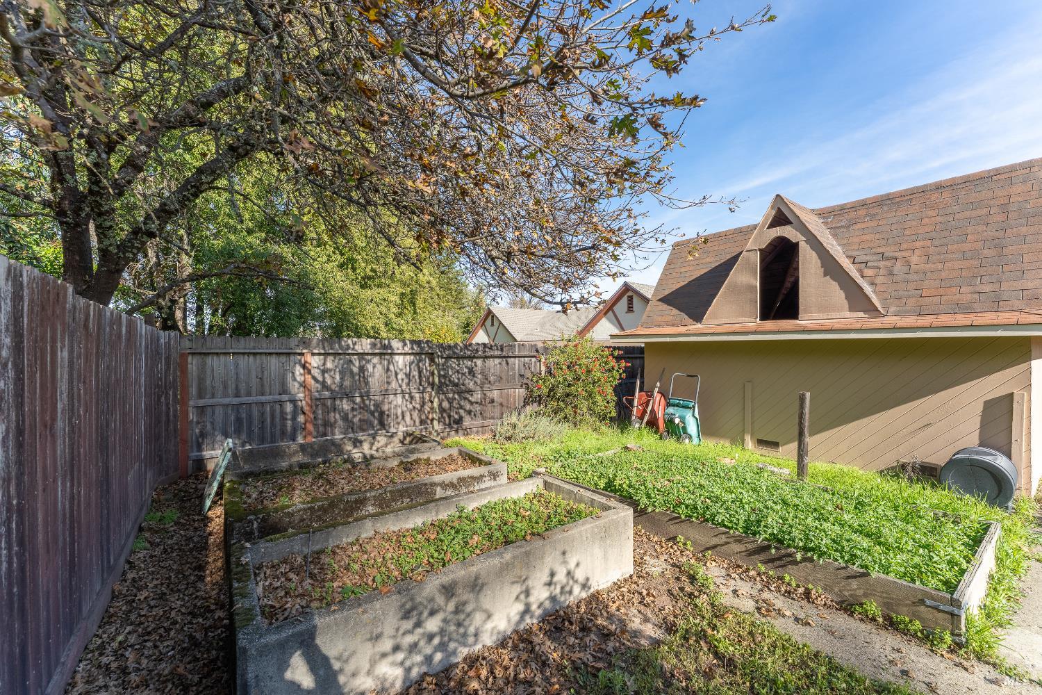 Detail Gallery Image 28 of 38 For 1338 Laurel Ave, Ukiah,  CA 95482 - 4 Beds | 2/1 Baths