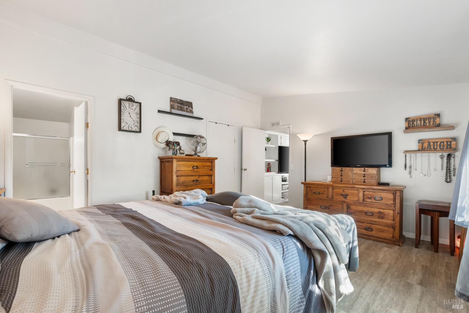 Detail Gallery Image 16 of 29 For 225 Magnolia Ave, Santa Rosa,  CA 95407 - 3 Beds | 2 Baths