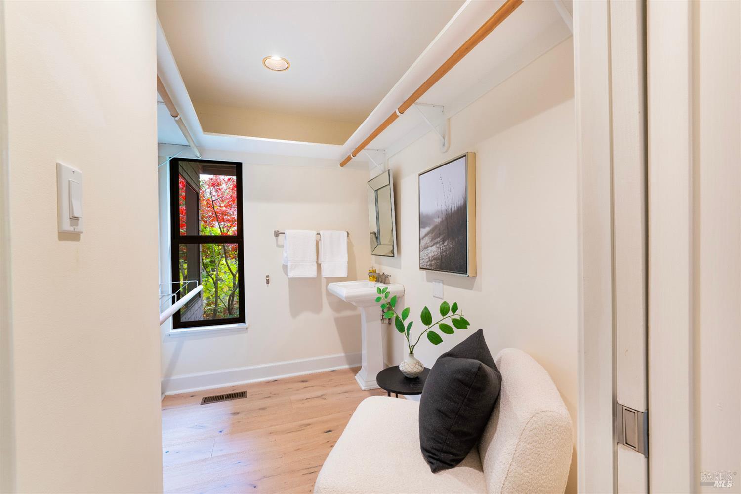 Detail Gallery Image 28 of 39 For 522 Meadowood Ln, Saint Helena,  CA 94574 - 2 Beds | 3 Baths