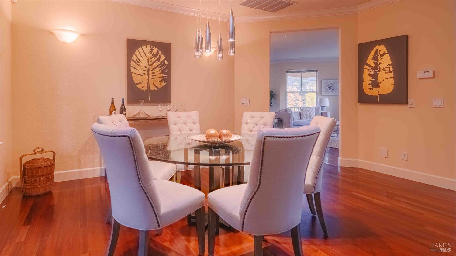 Detail Gallery Image 9 of 74 For 6 Leona Dr, San Rafael,  CA 94903 - 4 Beds | 3/1 Baths