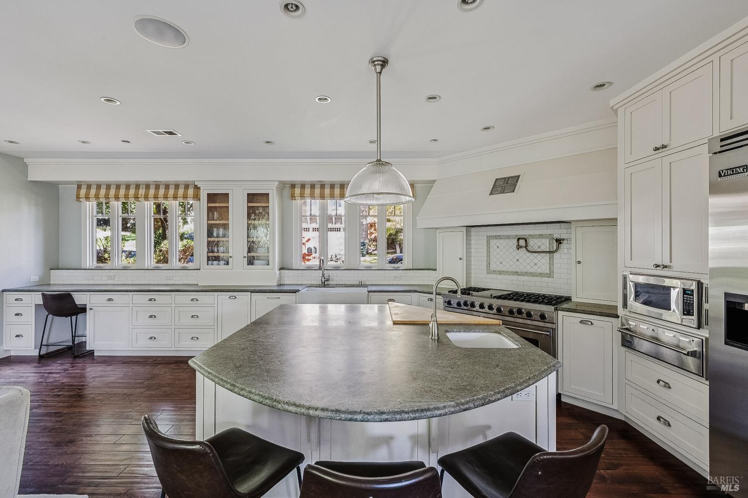 Detail Gallery Image 14 of 58 For 529 Alta Way, Mill Valley,  CA 94941 - 4 Beds | 2/1 Baths