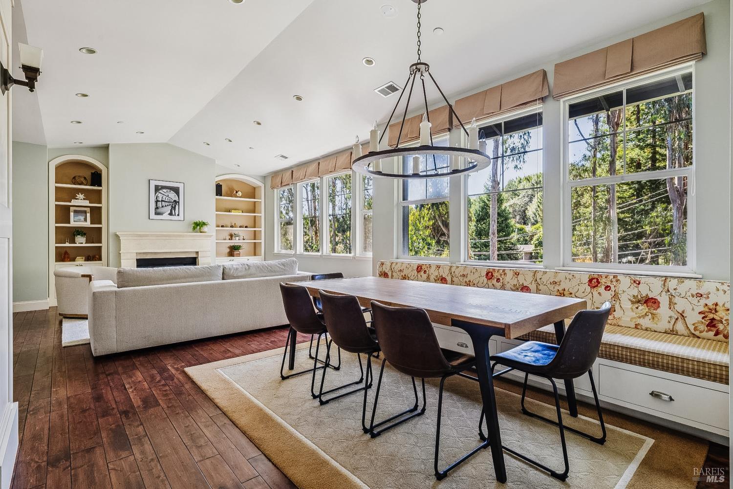 Detail Gallery Image 11 of 58 For 529 Alta Way, Mill Valley,  CA 94941 - 4 Beds | 2/1 Baths