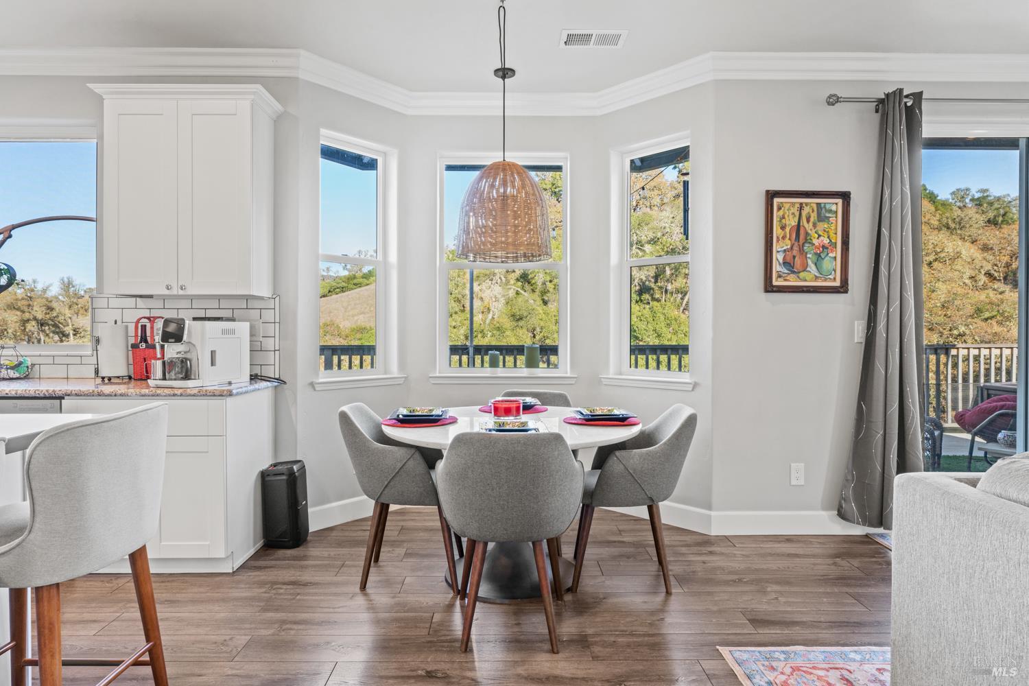 Detail Gallery Image 8 of 41 For 531 Tehuacan Rd, Ukiah,  CA 95482 - 4 Beds | 3 Baths