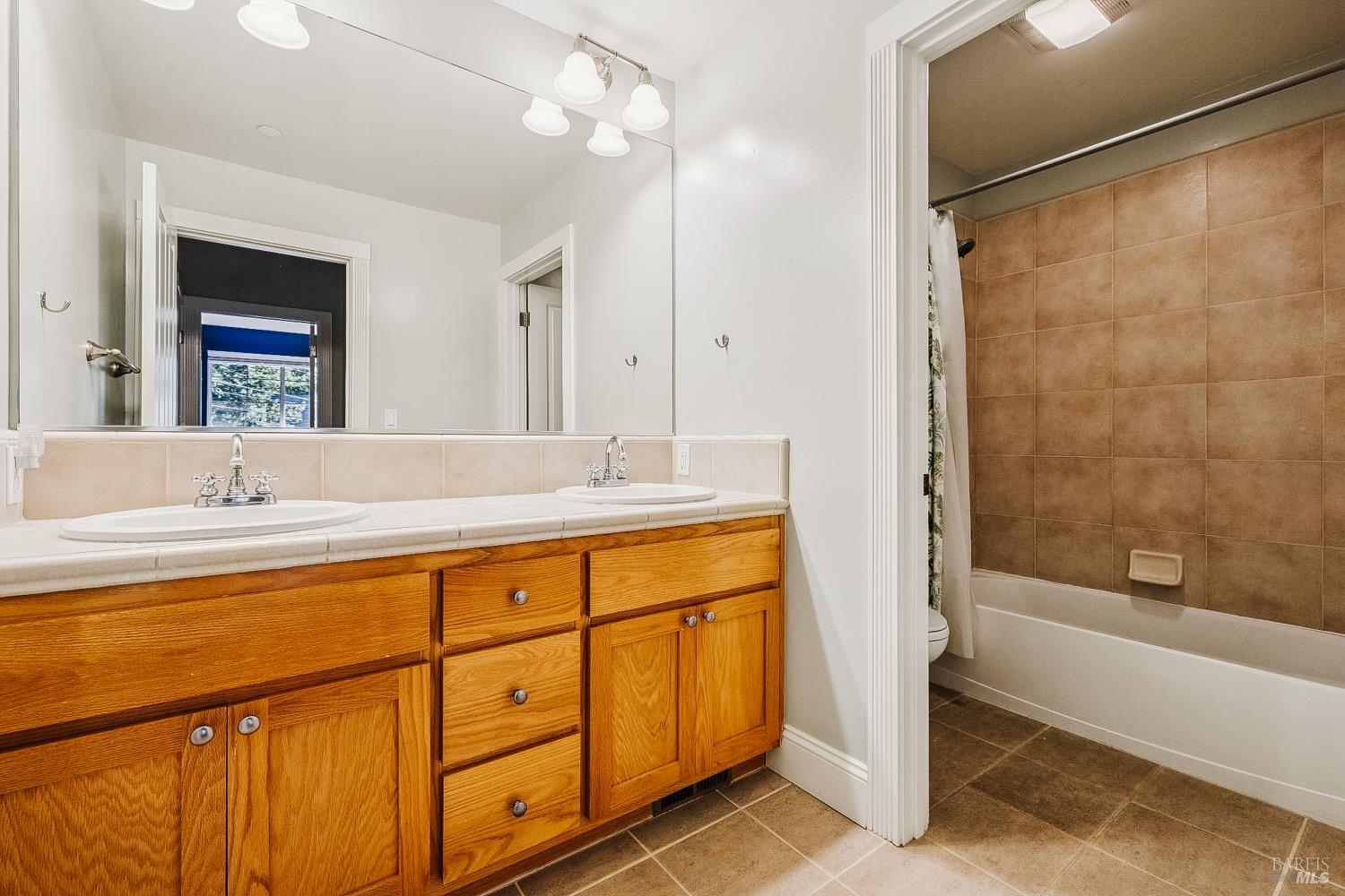 Detail Gallery Image 40 of 58 For 529 Alta Way, Mill Valley,  CA 94941 - 4 Beds | 2/1 Baths