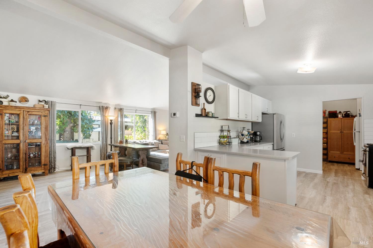 Detail Gallery Image 11 of 29 For 225 Magnolia Ave, Santa Rosa,  CA 95407 - 3 Beds | 2 Baths