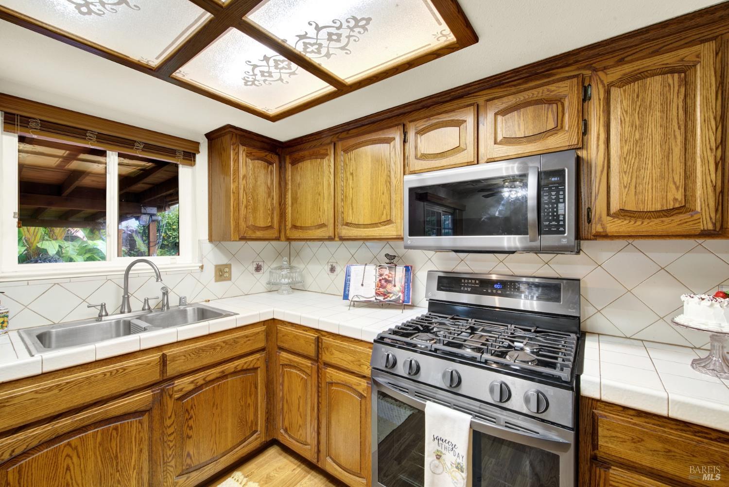 Detail Gallery Image 34 of 78 For 221 Livingston Ave, Vacaville,  CA 95687 - 3 Beds | 2 Baths