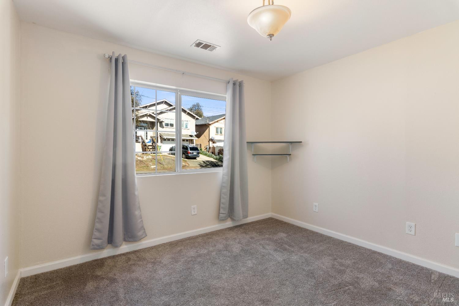 Detail Gallery Image 17 of 37 For 16055 29th Ave, Clearlake,  CA 95422 - 3 Beds | 2/1 Baths