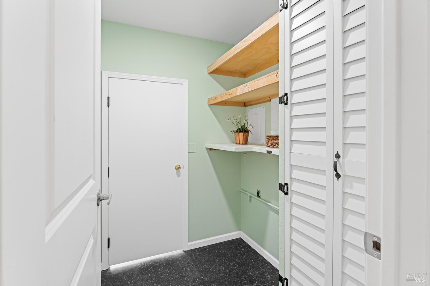 Detail Gallery Image 29 of 71 For 1649 California Dr, Vacaville,  CA 95687 - 5 Beds | 2/1 Baths