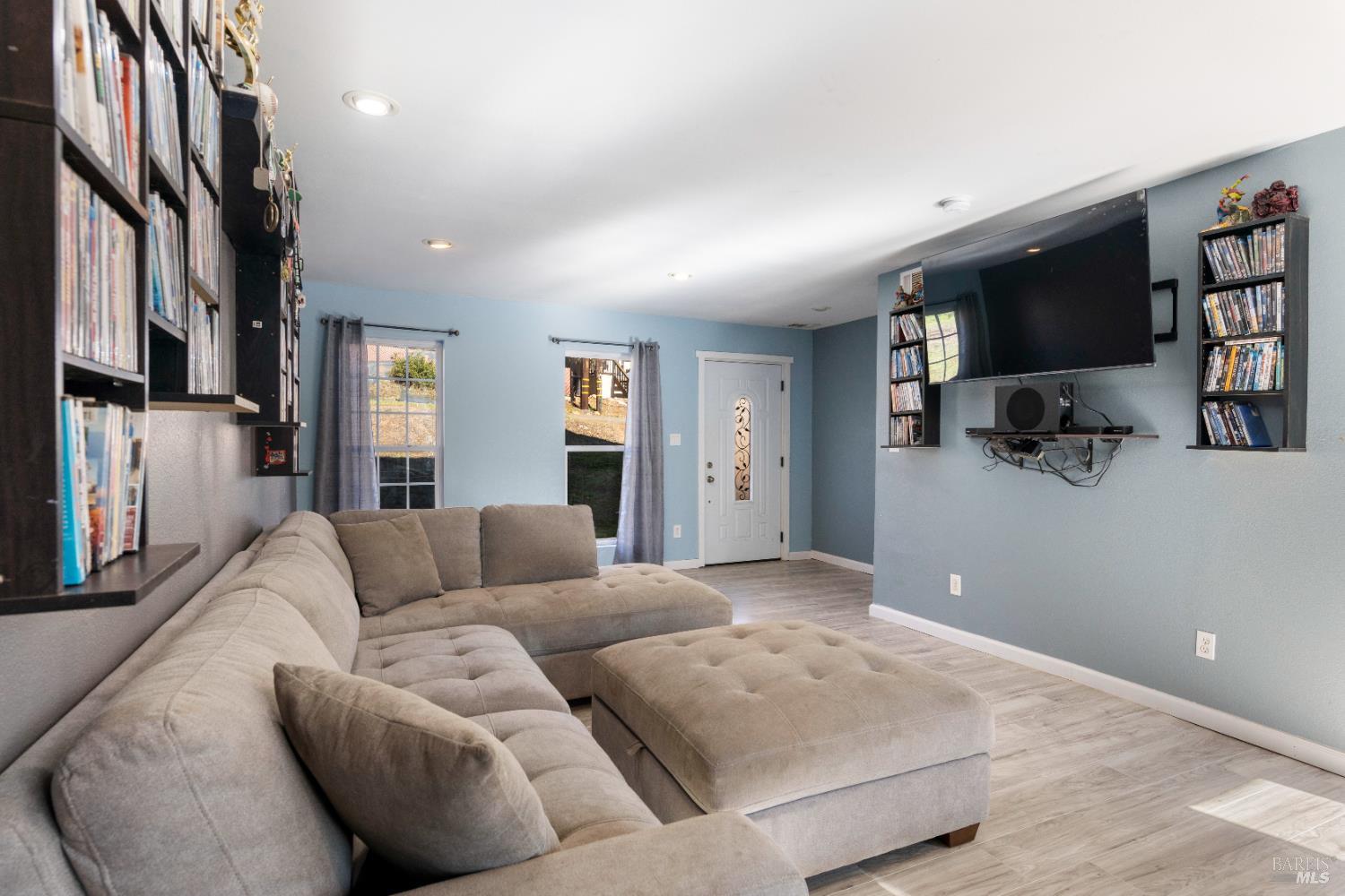 Detail Gallery Image 35 of 37 For 16055 29th Ave, Clearlake,  CA 95422 - 3 Beds | 2/1 Baths