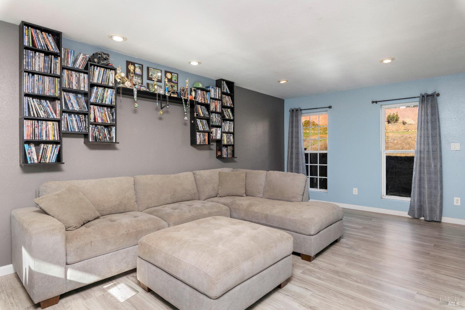 Detail Gallery Image 29 of 37 For 16055 29th Ave, Clearlake,  CA 95422 - 3 Beds | 2/1 Baths