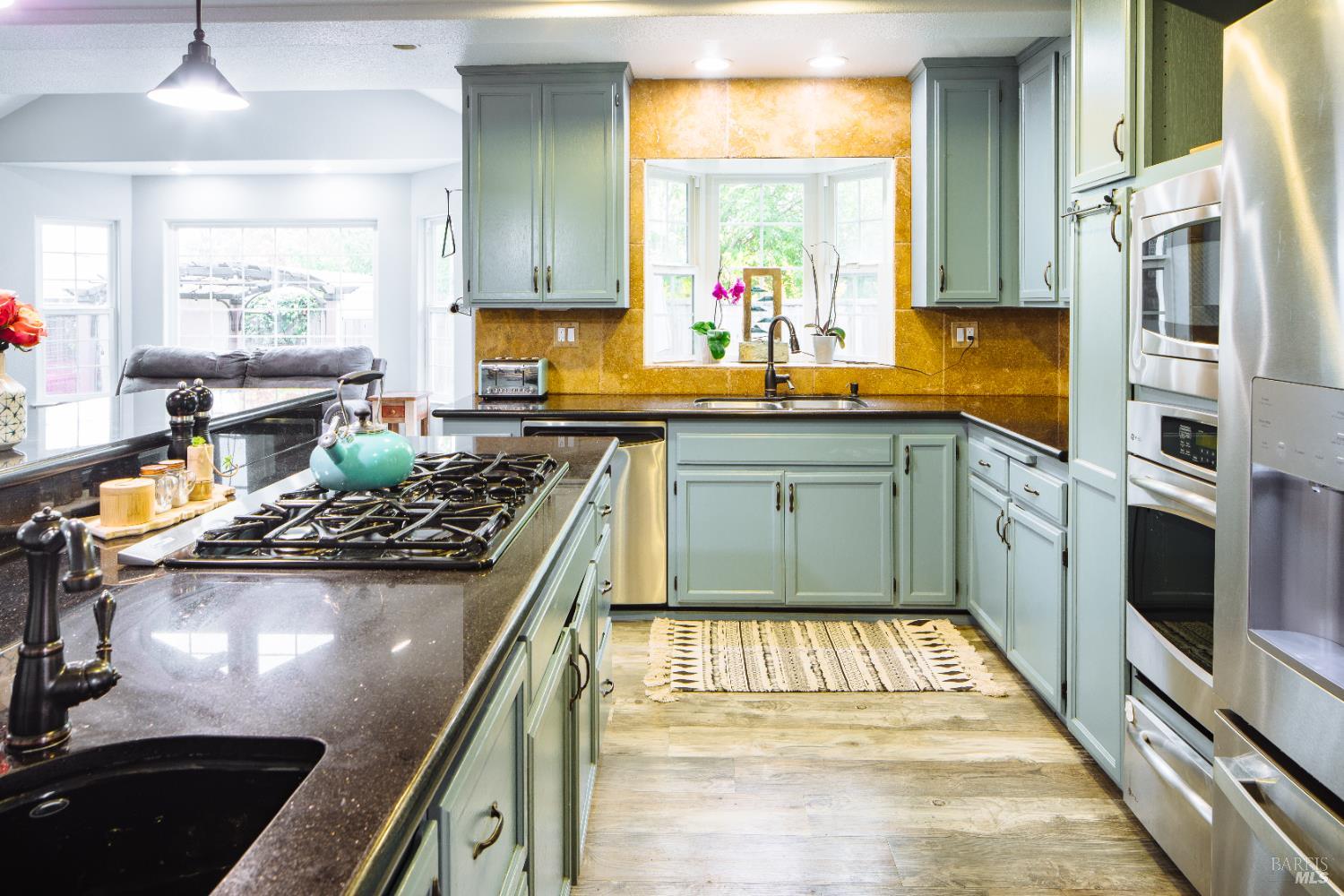 Detail Gallery Image 11 of 53 For 236 Belfiore Ln, Windsor,  CA 95492 - 4 Beds | 3 Baths