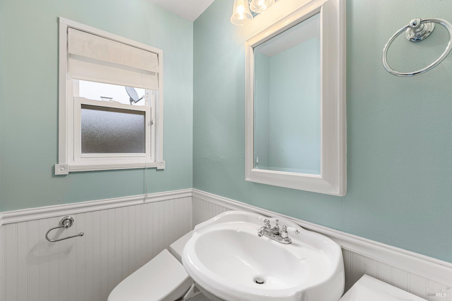 Detail Gallery Image 32 of 58 For 700 Tamarack Dr, San Rafael,  CA 94903 - 3 Beds | 2 Baths