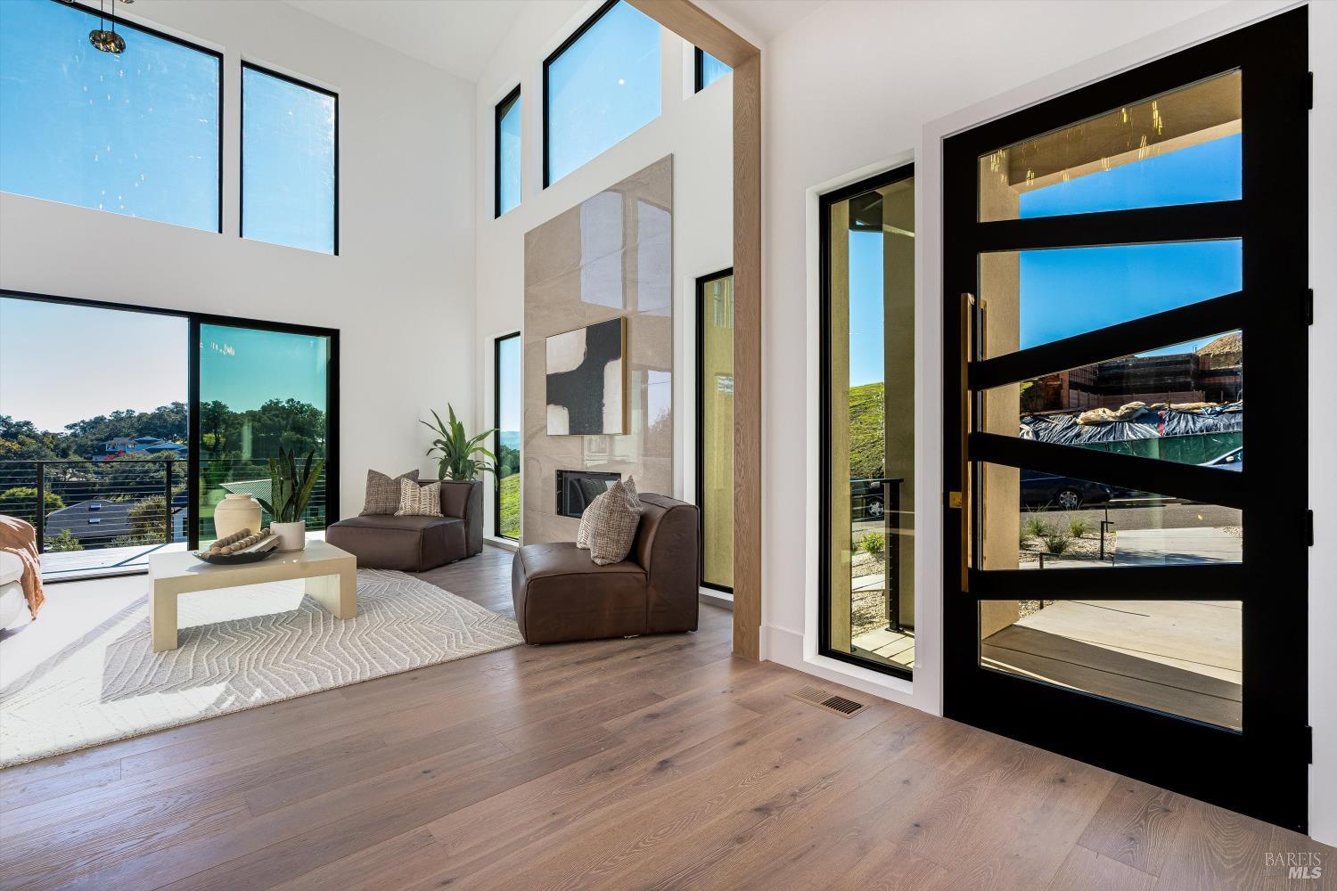 Detail Gallery Image 12 of 99 For 1580 Clear Ridge Dr, Healdsburg,  CA 95448 - 4 Beds | 4/1 Baths