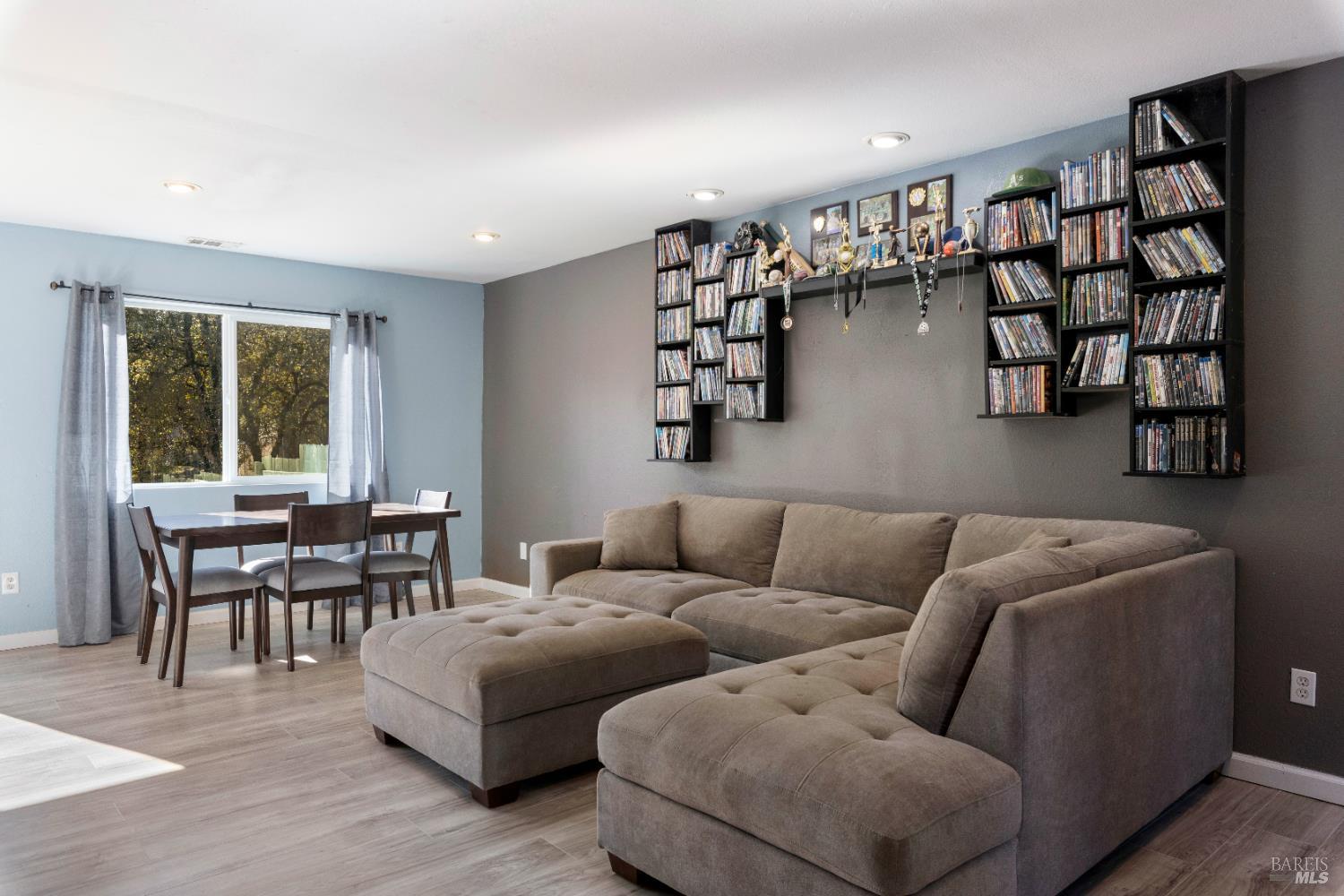 Detail Gallery Image 34 of 37 For 16055 29th Ave, Clearlake,  CA 95422 - 3 Beds | 2/1 Baths