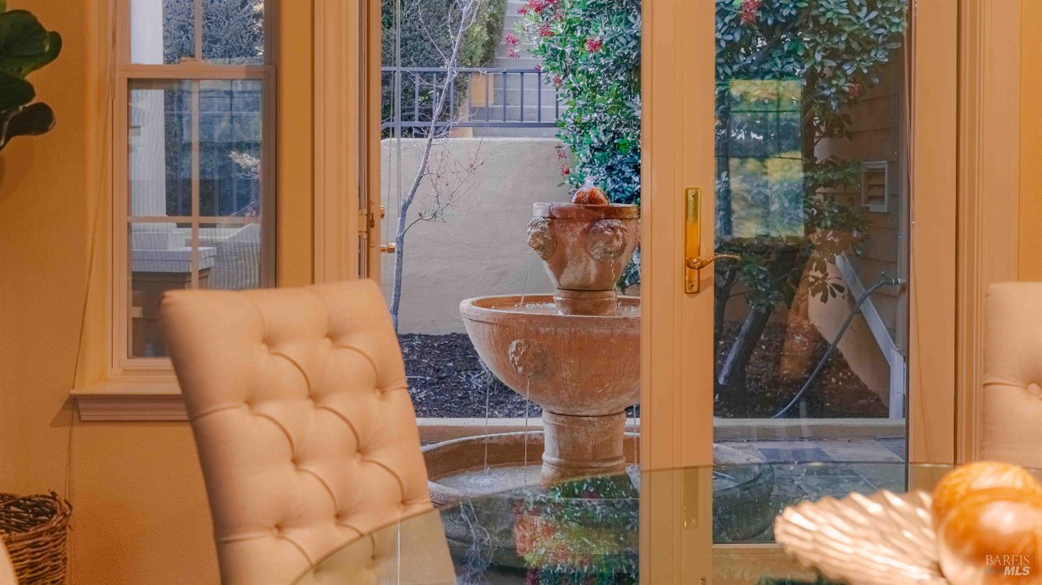 Detail Gallery Image 8 of 74 For 6 Leona Dr, San Rafael,  CA 94903 - 4 Beds | 3/1 Baths