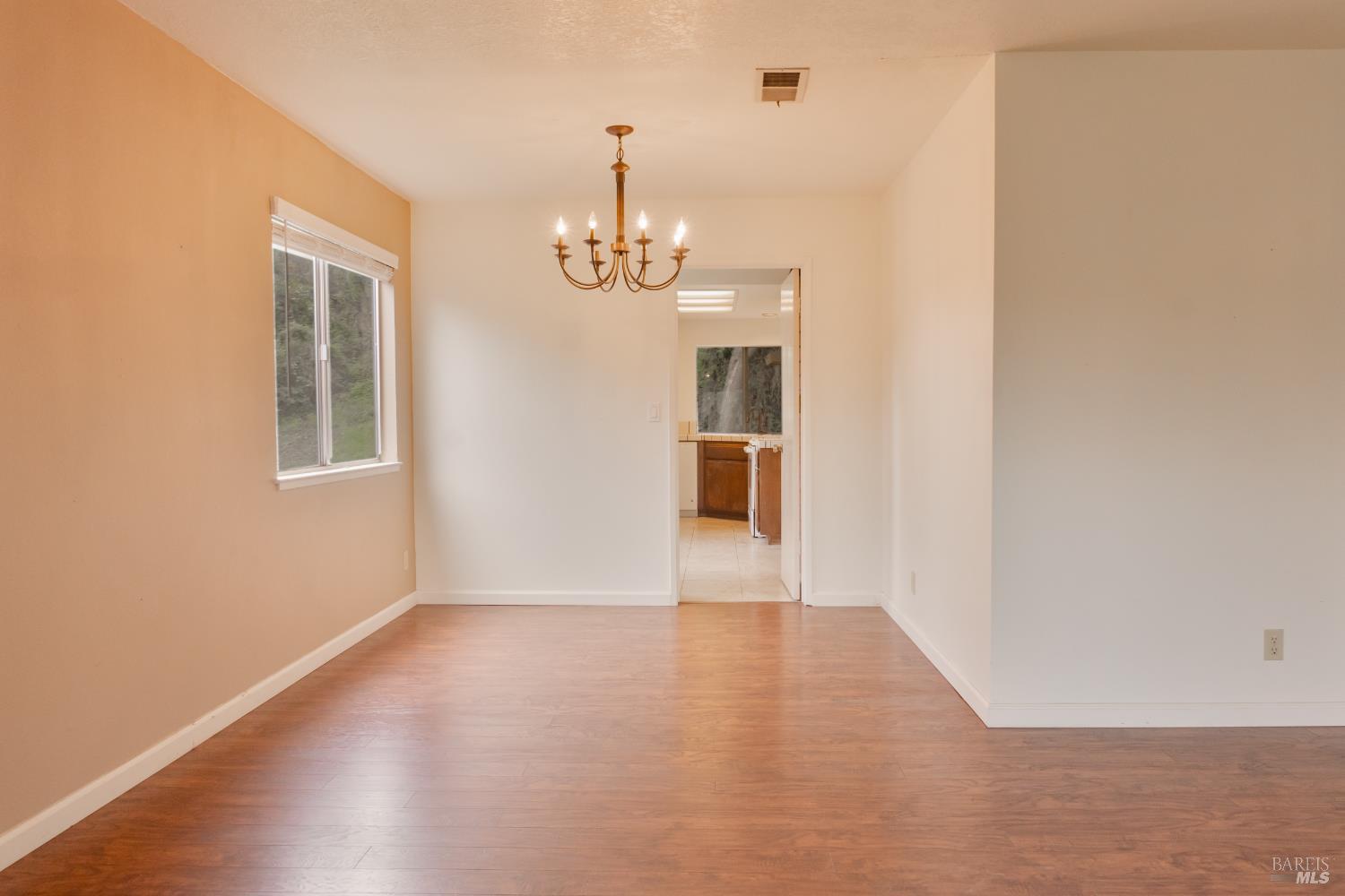 Detail Gallery Image 7 of 48 For 1337 Shea Ter, Vallejo,  CA 94591 - 3 Beds | 2 Baths